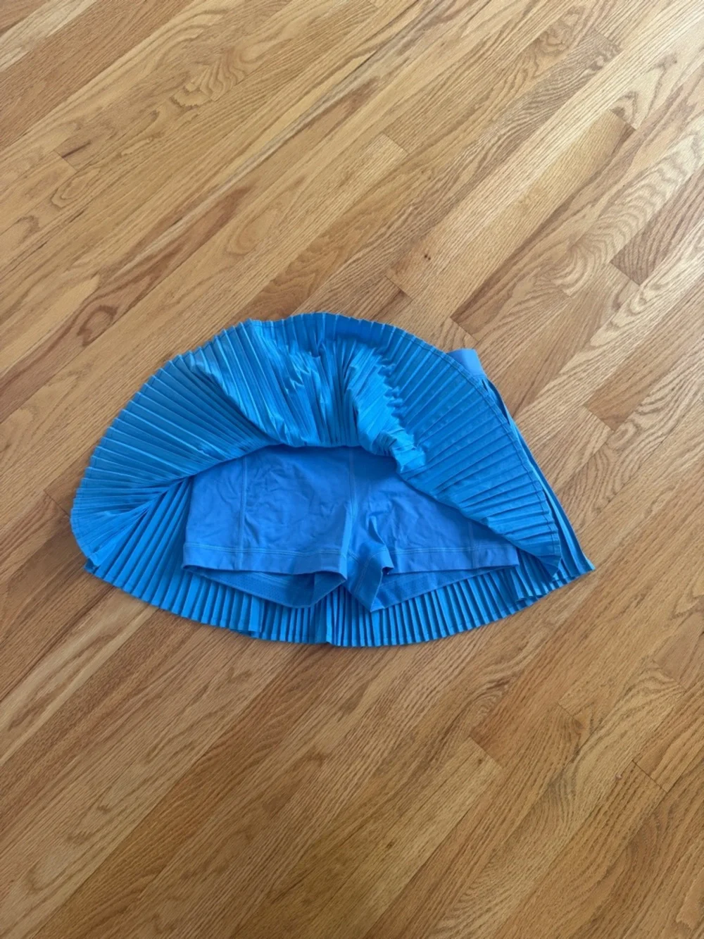 Lululemon pleated blue skirt skort size 10 pool party